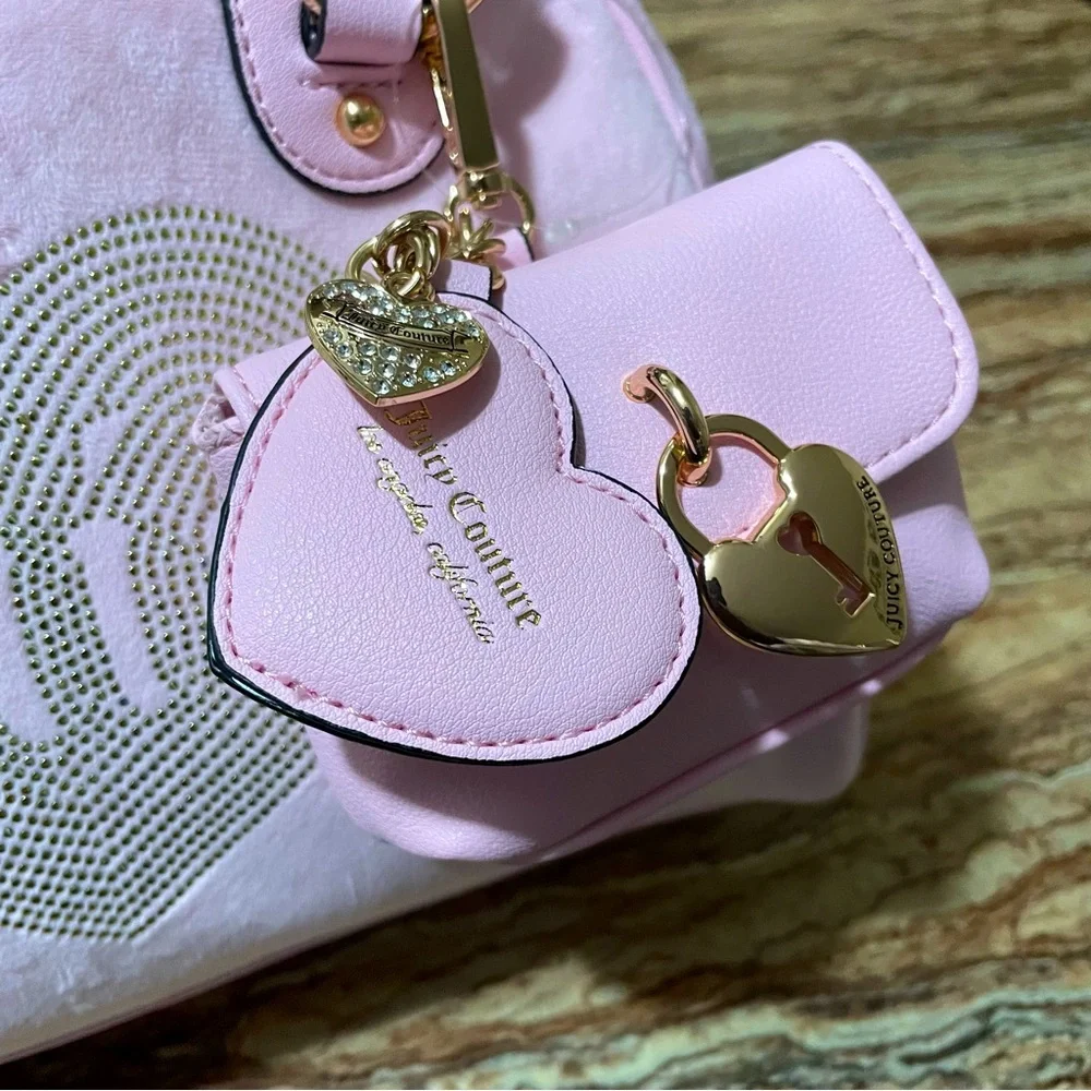 Juicy Couture - Picture 11 of 13